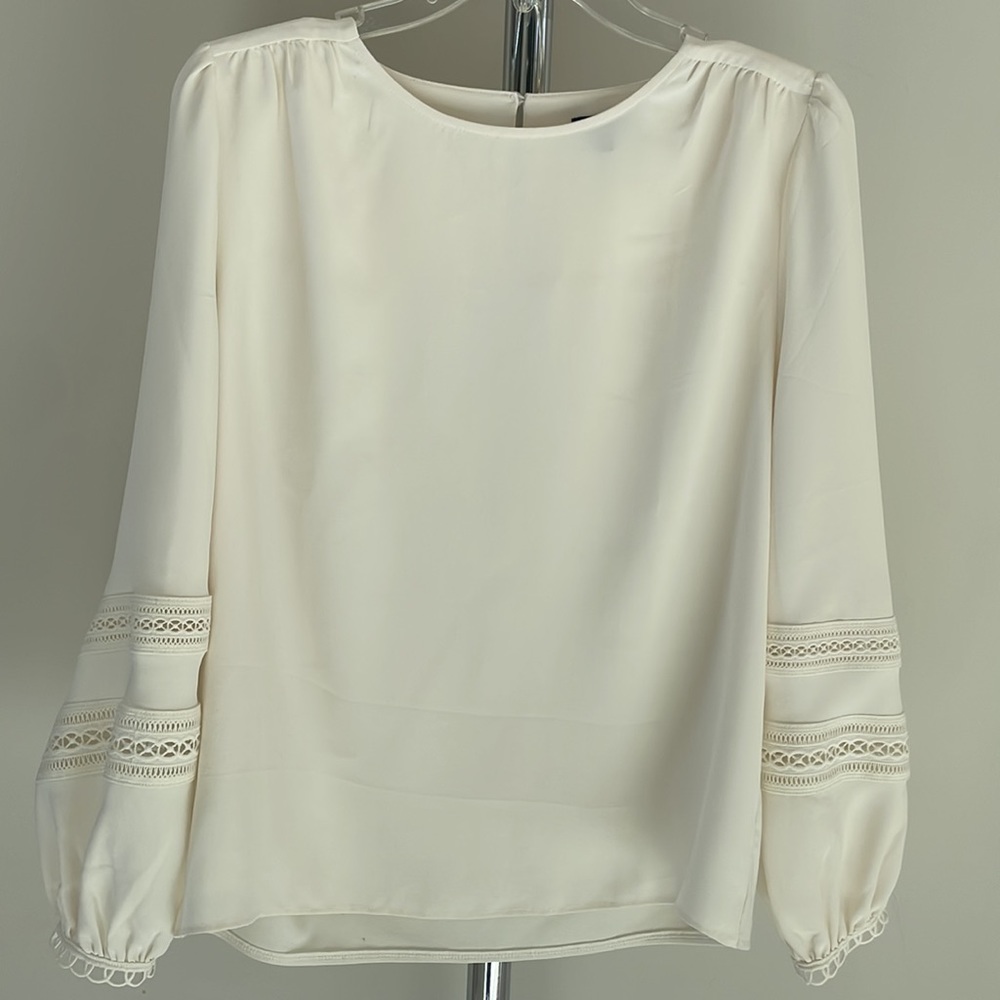 Ann taylor Creamish white top XS